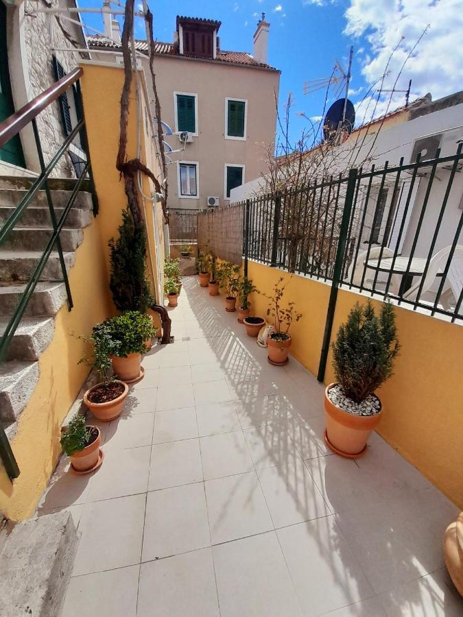 Luxury Mansarda Duplex - City Centre - Stone House Appartement Split Buitenkant foto