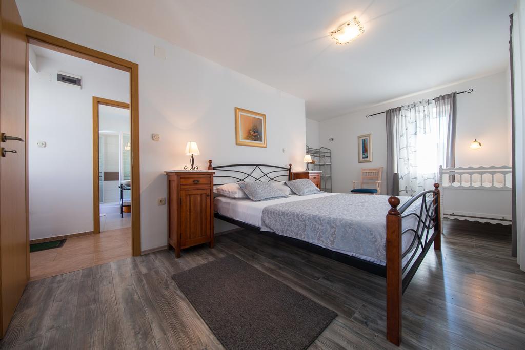 Luxury Mansarda Duplex - City Centre - Stone House Appartement Split Buitenkant foto